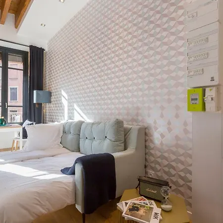 Like - Opera 2 Apartment *